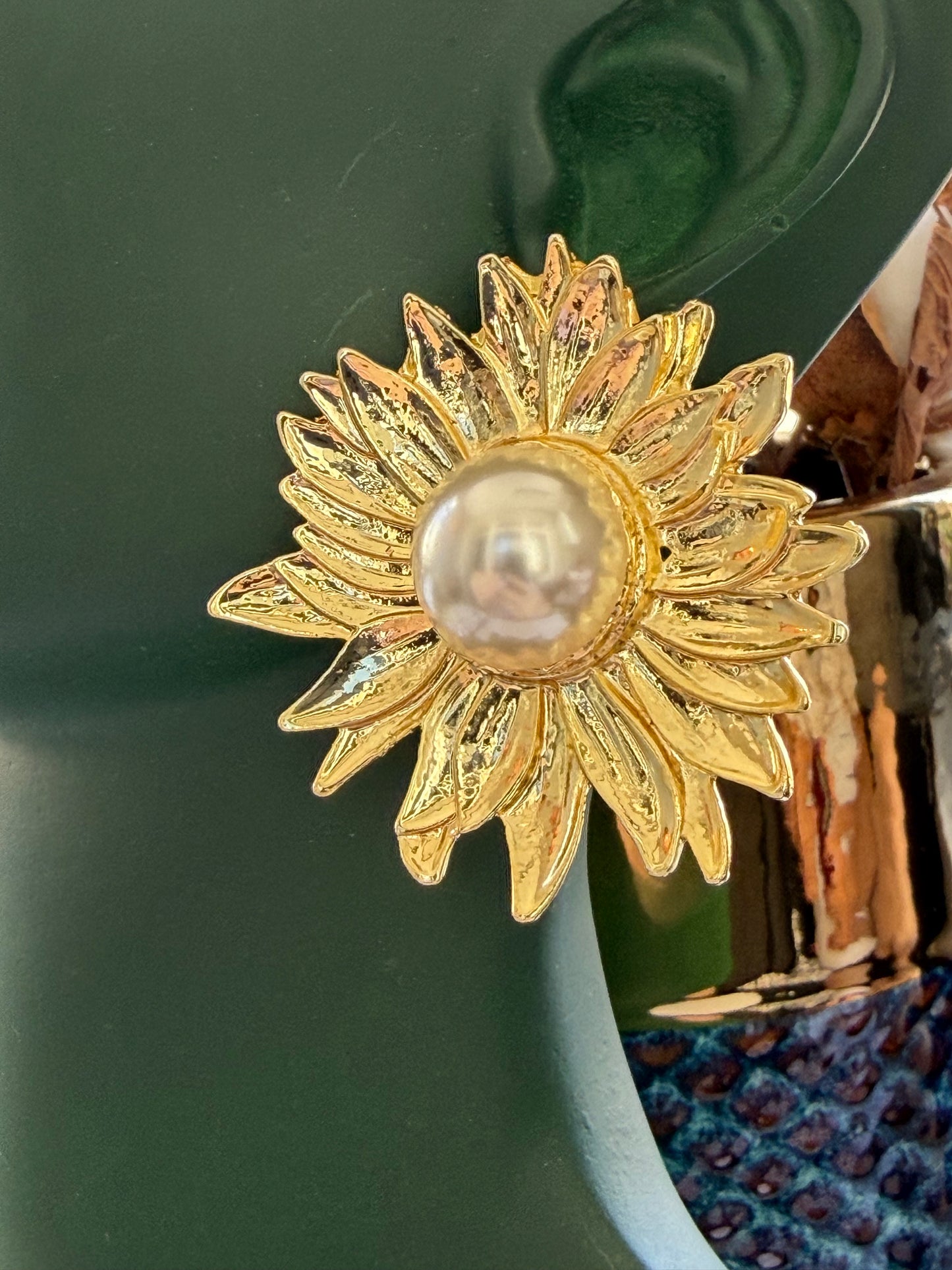 Gold İncili Papatya Küpe