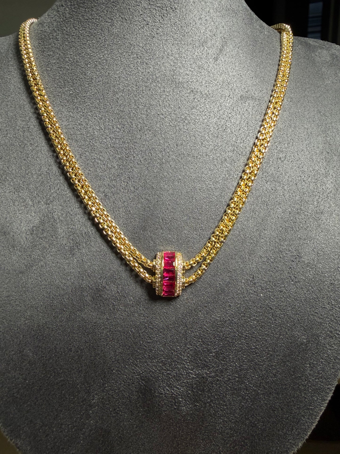 Gold Ruby Baguette Kolye