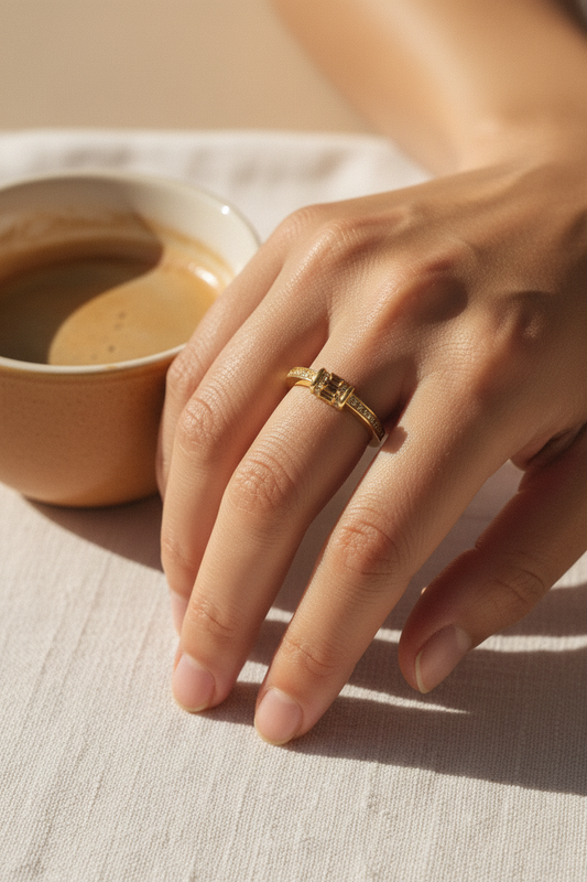 Gold Oval Yüzük – Lifestyle 2