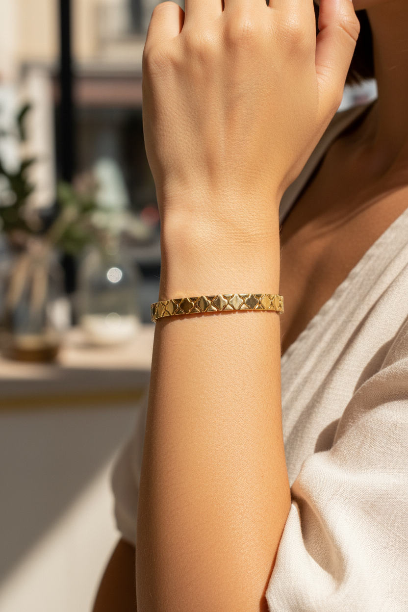 Gold Van Clef Düz – Lifestyle 2