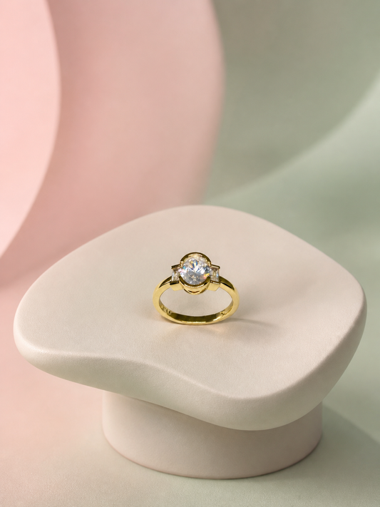 Gold Oval Tek Taş Yüzük