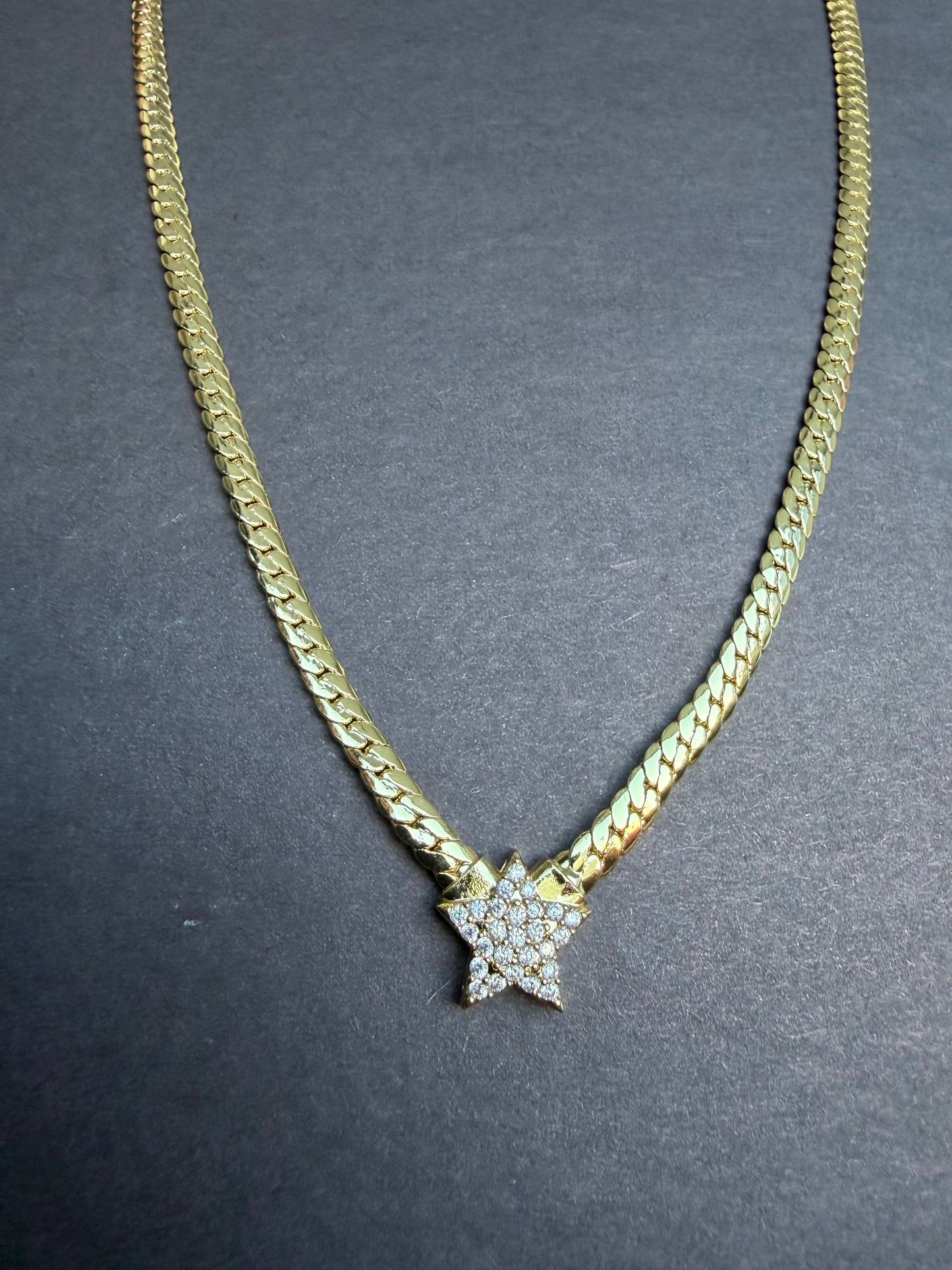 Gold Taşlı Örme Zincirli Kolye