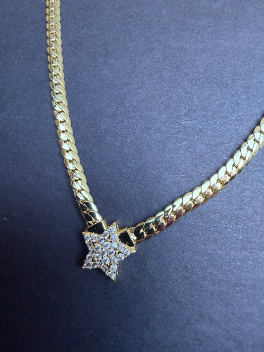 Gold Taşlı Örme Zincirli Kolye