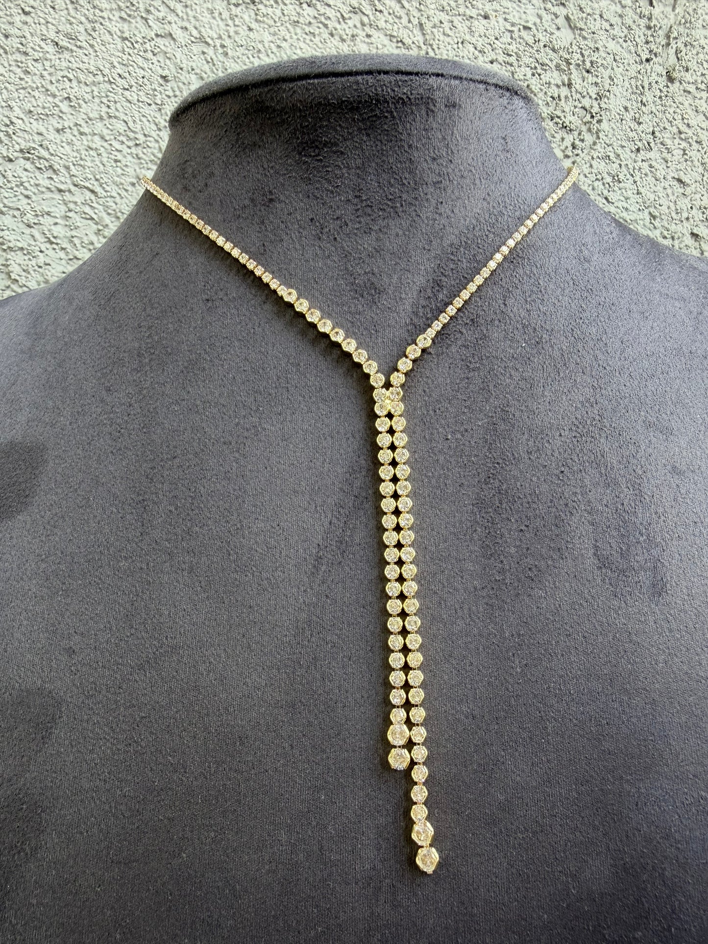 Gold Yuvarlak Taşlı Y Kolye