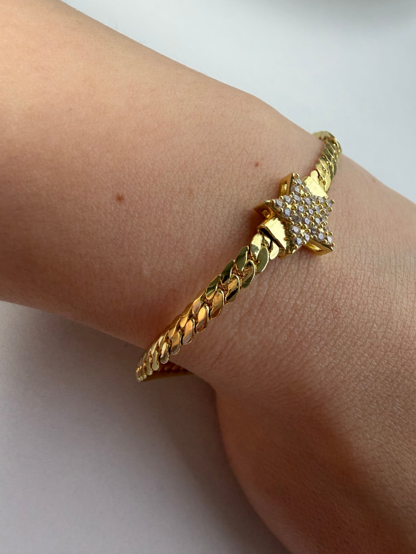 Gold Taşlı Yıldız Örgü Bileklik