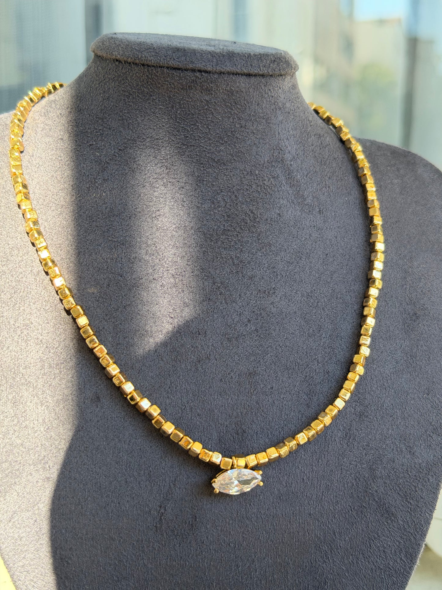 Gold Markiz Taşlı Maria Kolye