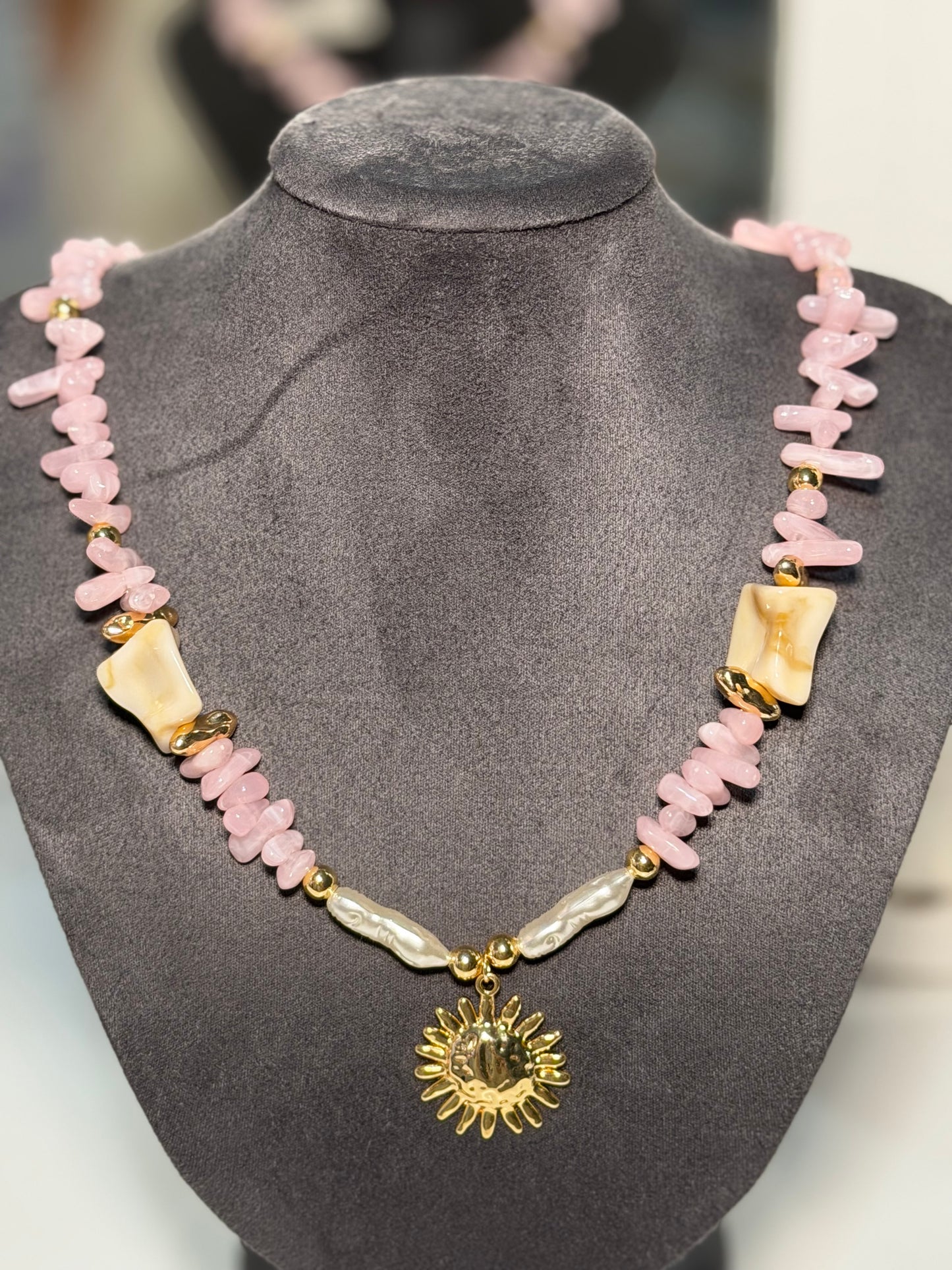 Pembe Güneş Kolye