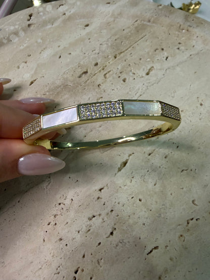 Gold Taşlı Mineli Kelepçe