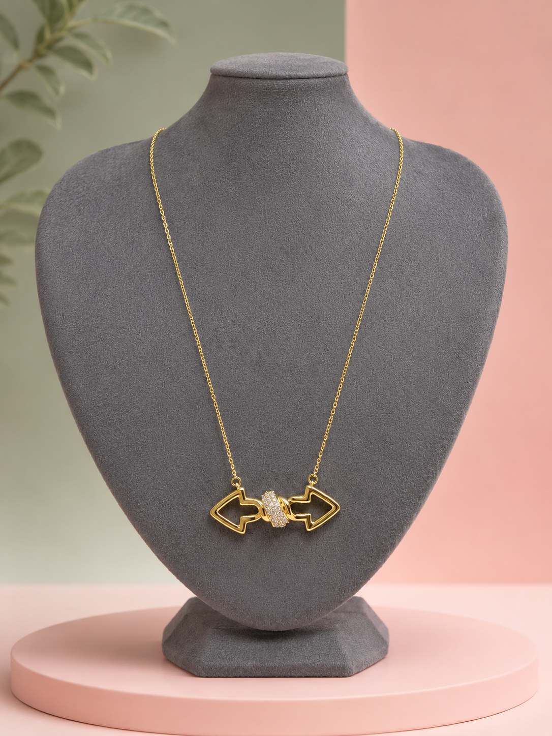 Gold Taşlı Ok Kolye