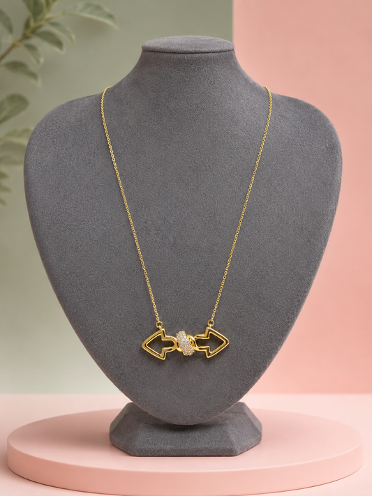Gold Taşlı Ok Kolye