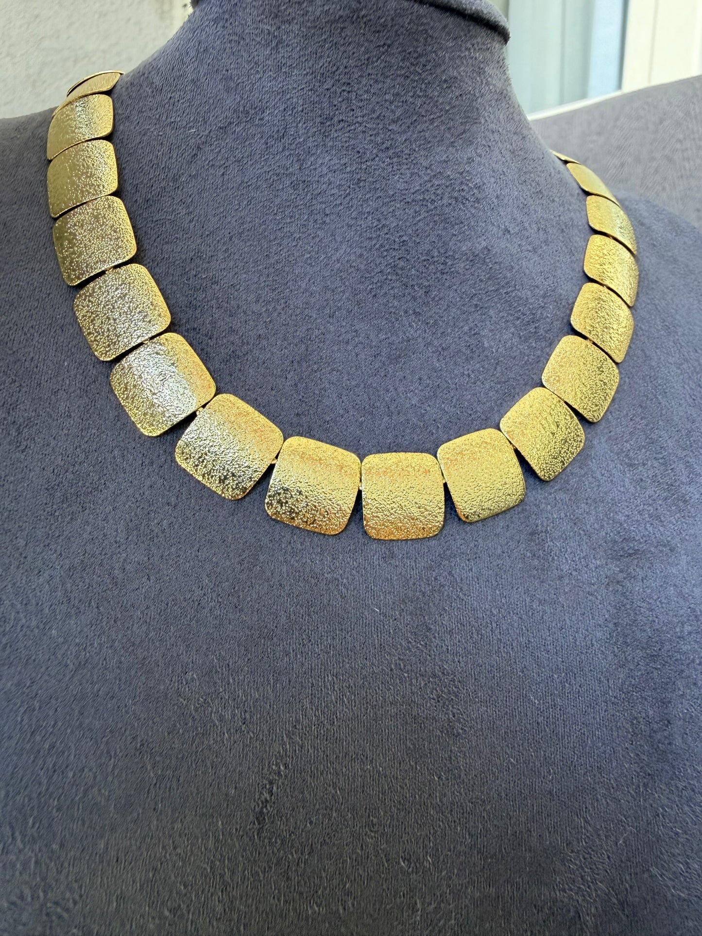 Gold Kare Büyük Pul Kolye