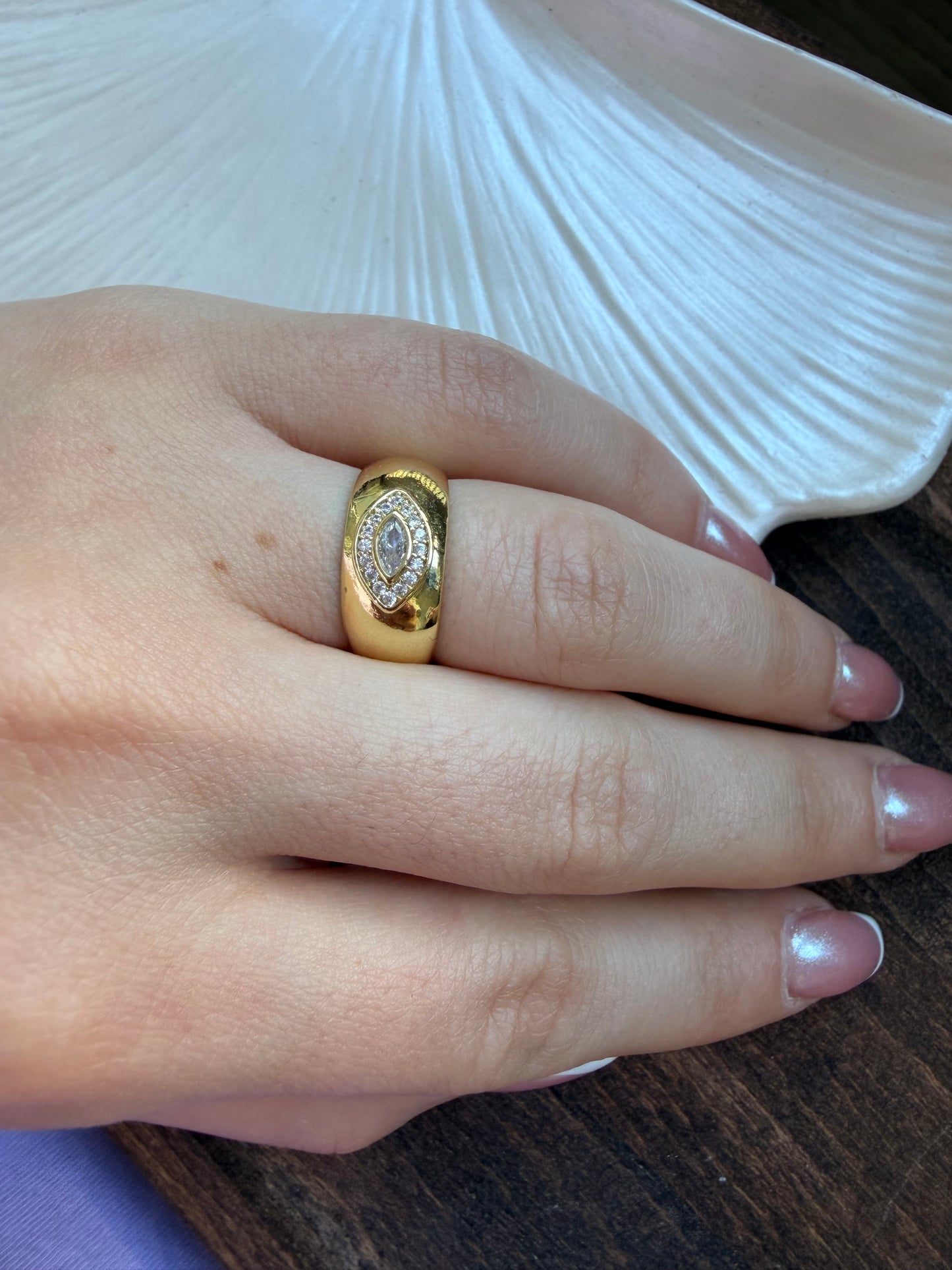 Gold Taşlı Göz Yüzük