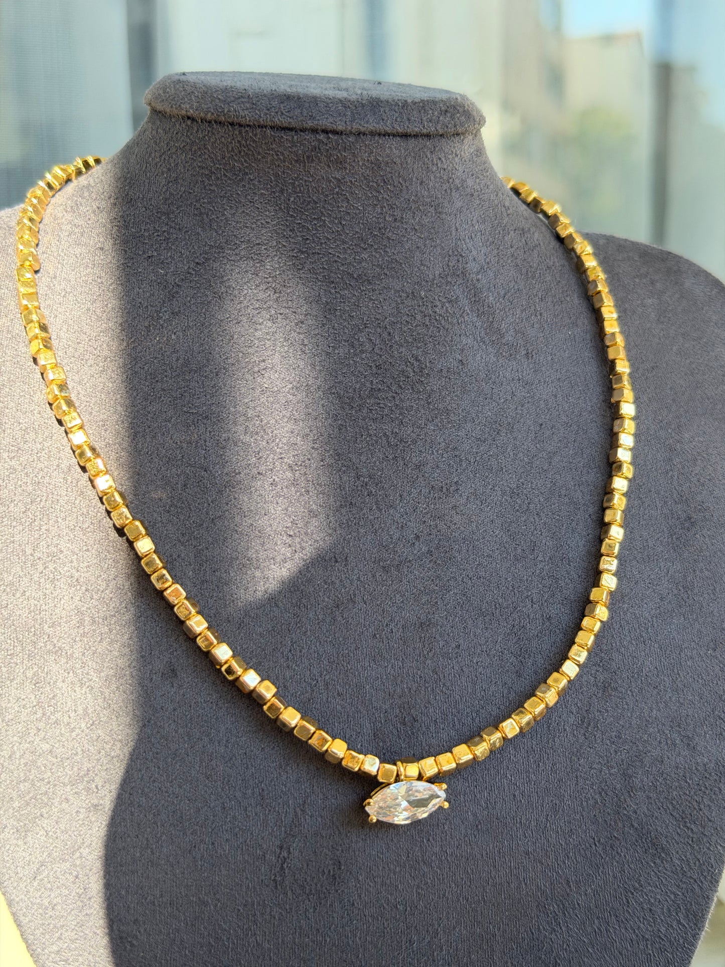 Gold Markiz Taşlı Maria Kolye