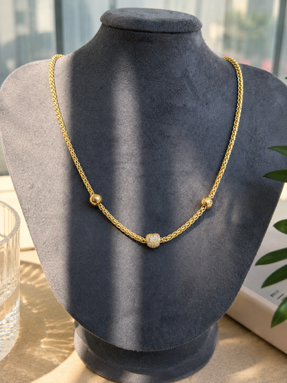 Gold Mini Taşlı Love Kolye