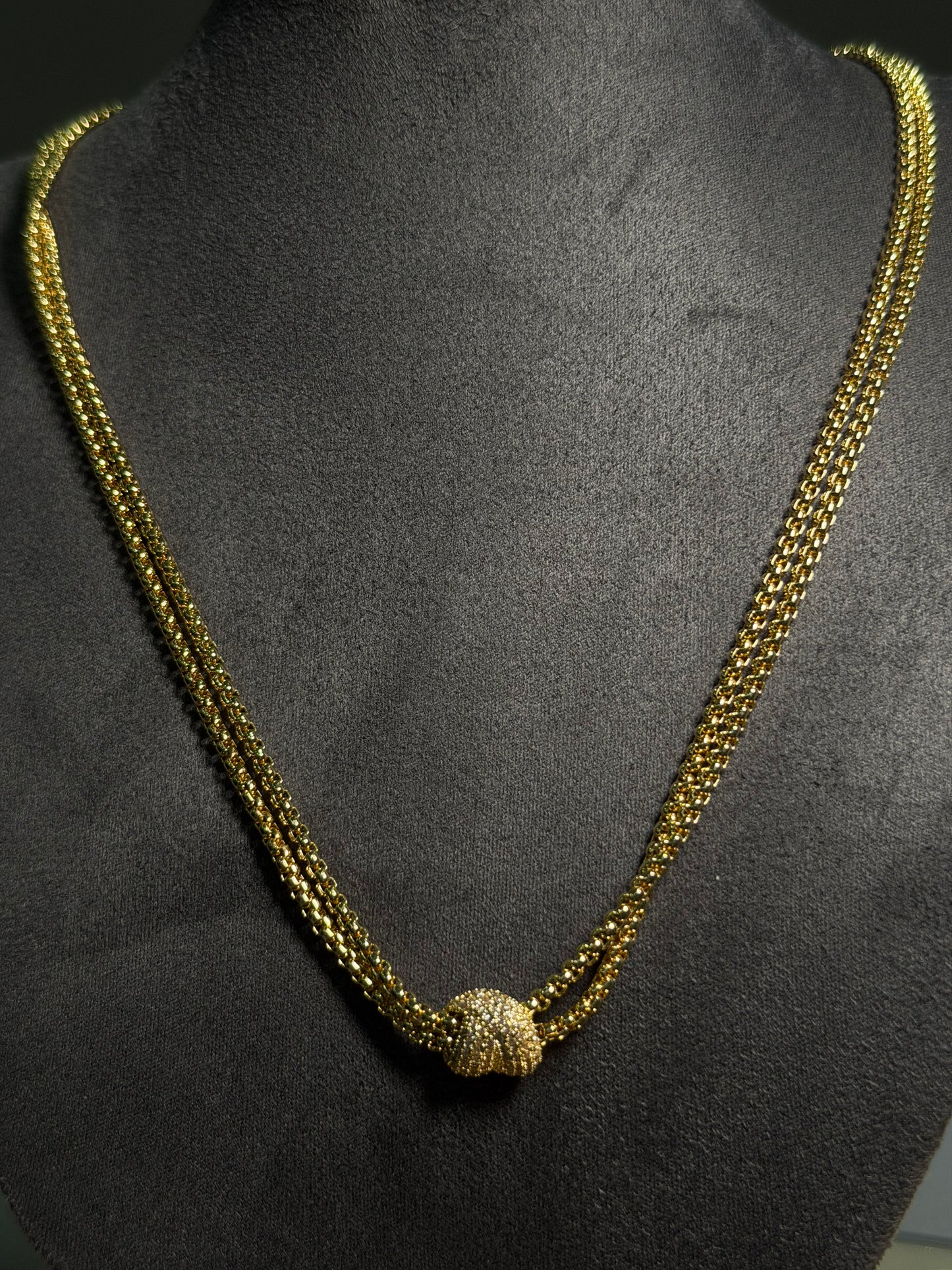 Gold Lumière Düğüm Kolye