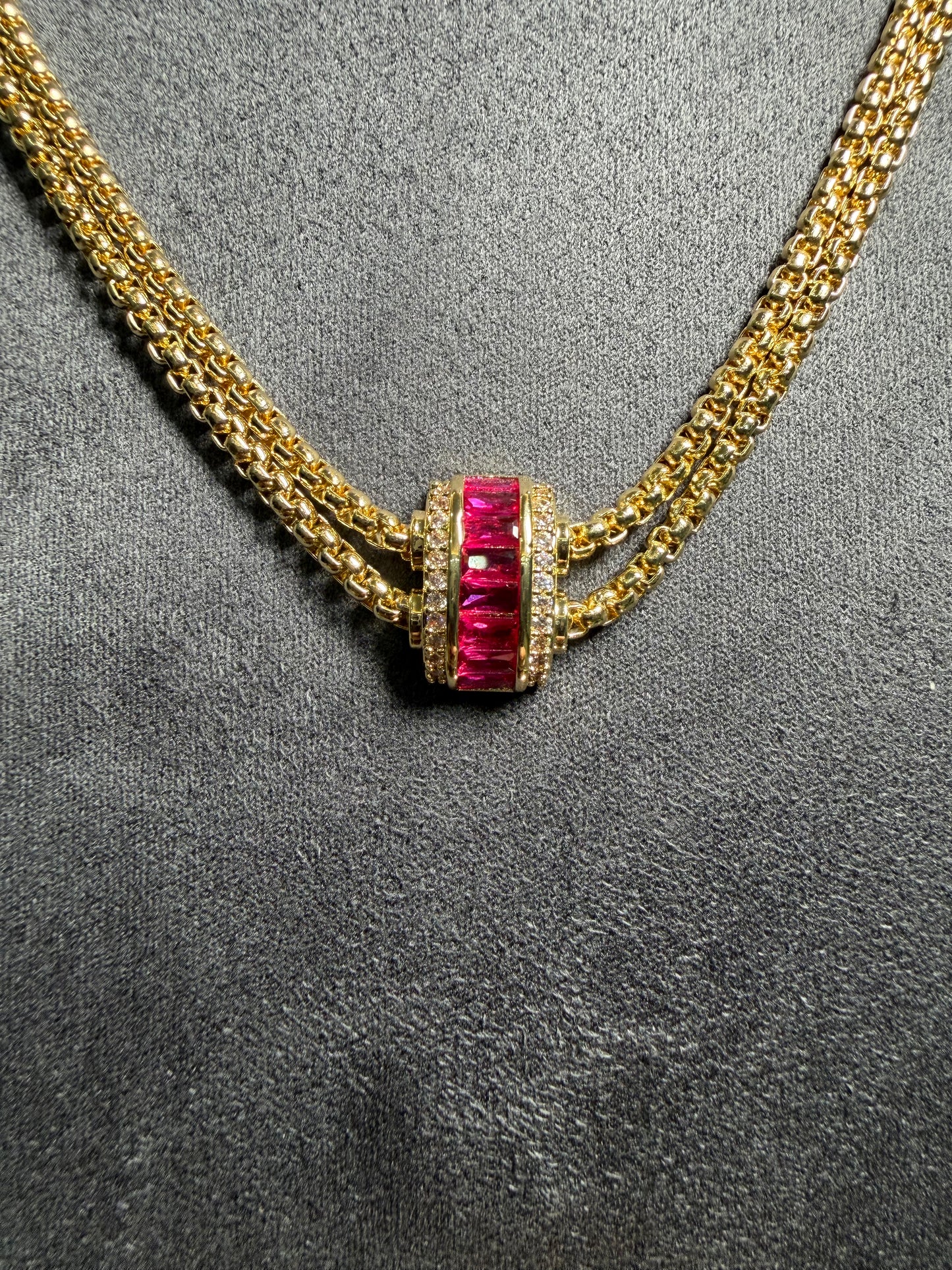 Gold Ruby Baguette Kolye