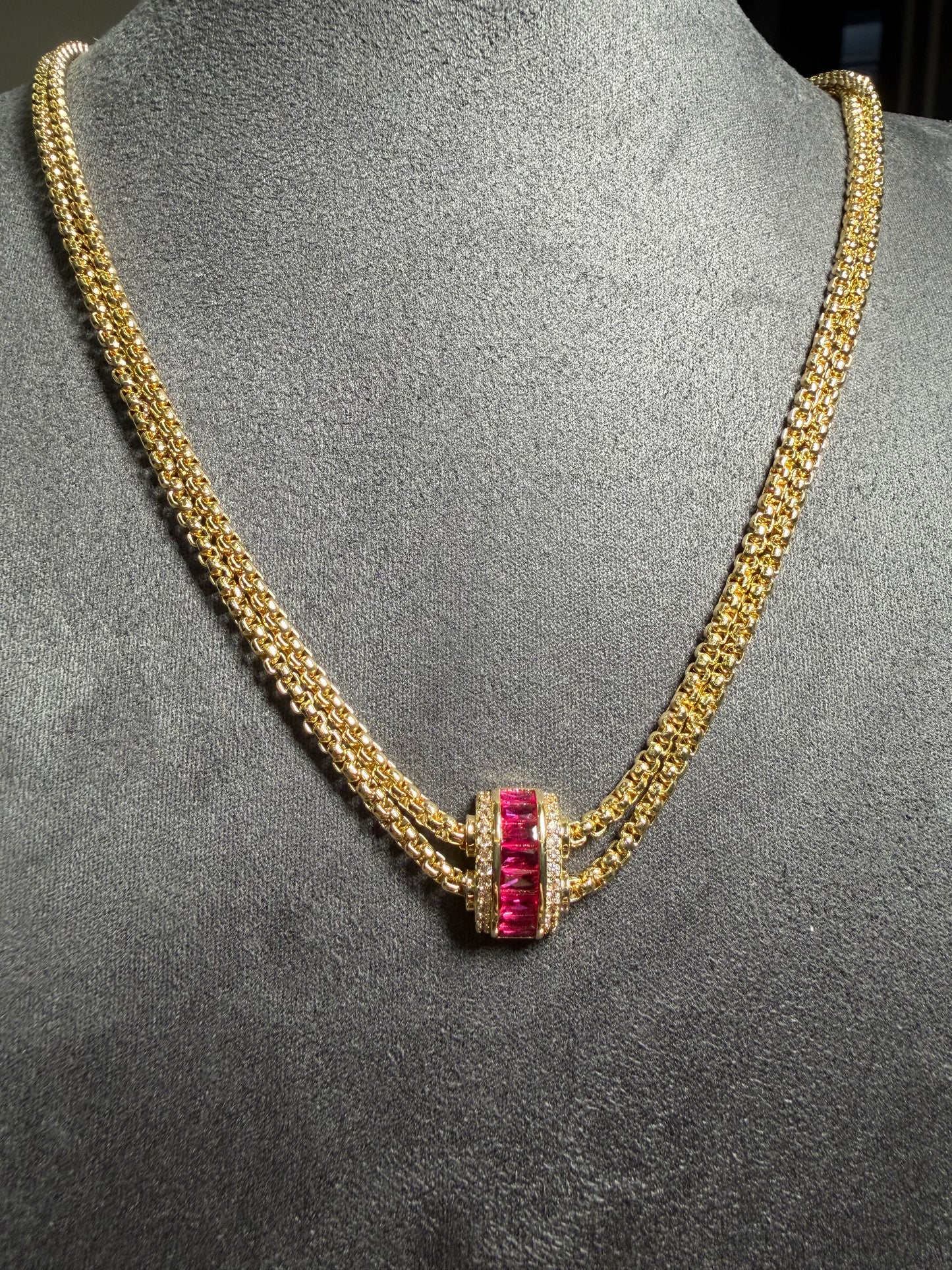 Gold Ruby Baguette Kolye