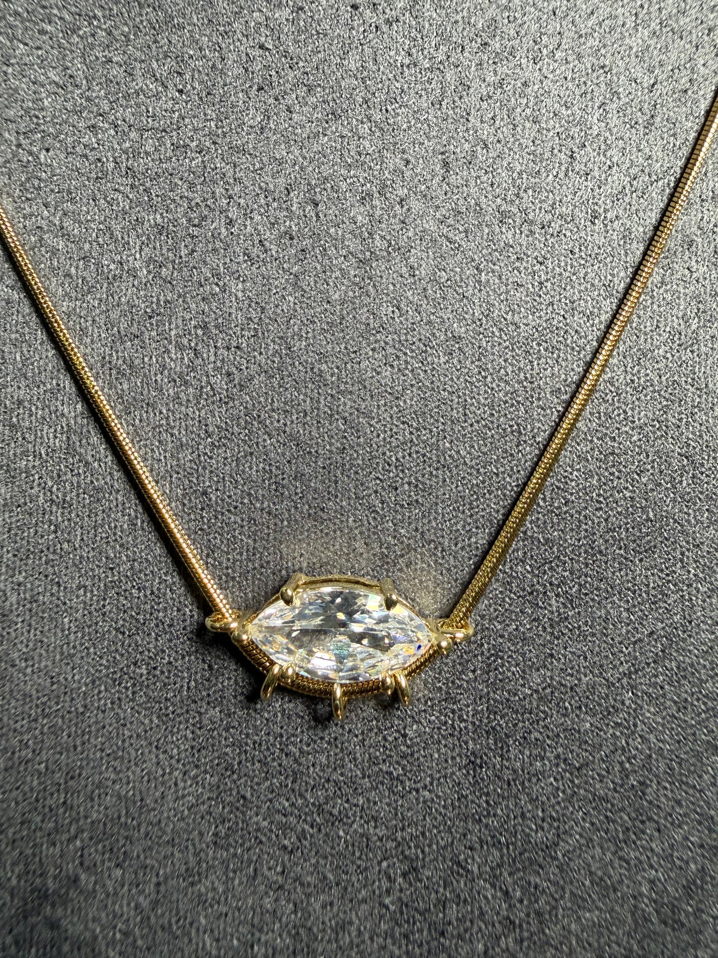 Gold Marquise Eye Kolye