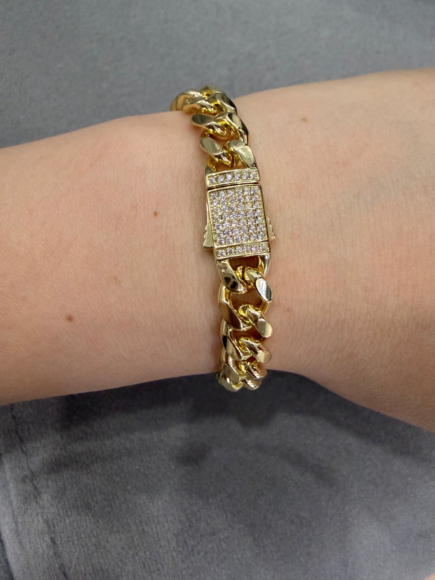 Gold Taşlı Gurmet Bileklik
