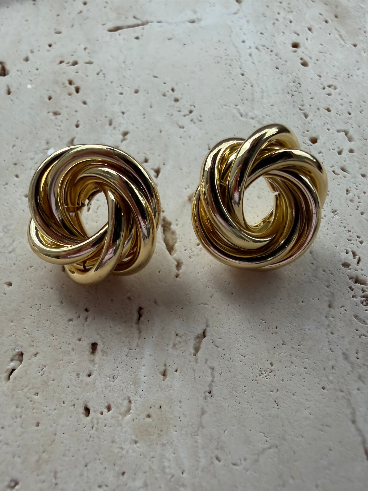 Gold Yuvarlak Sarmal Küpe