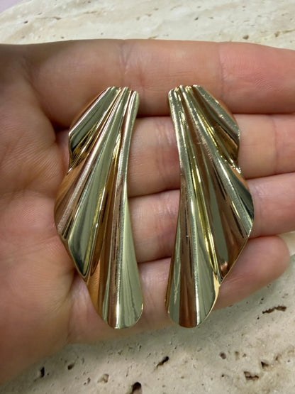 Gold Düz Kanat Küpe - Muas Aksesuar