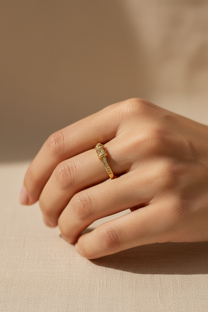 Gold Oval Yüzük – Lifestyle 1