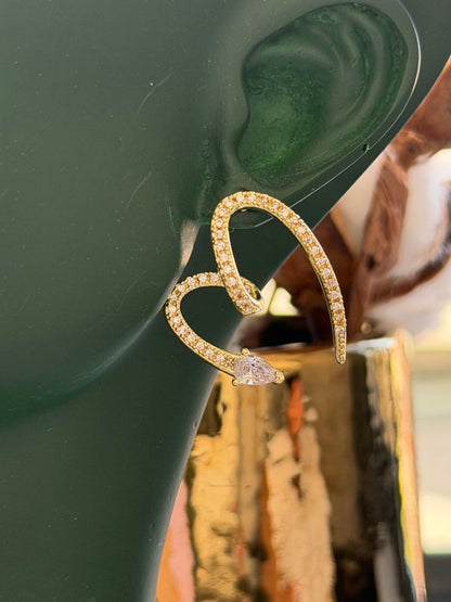 Gold Taşlı Love Küpe - Muas Aksesuar