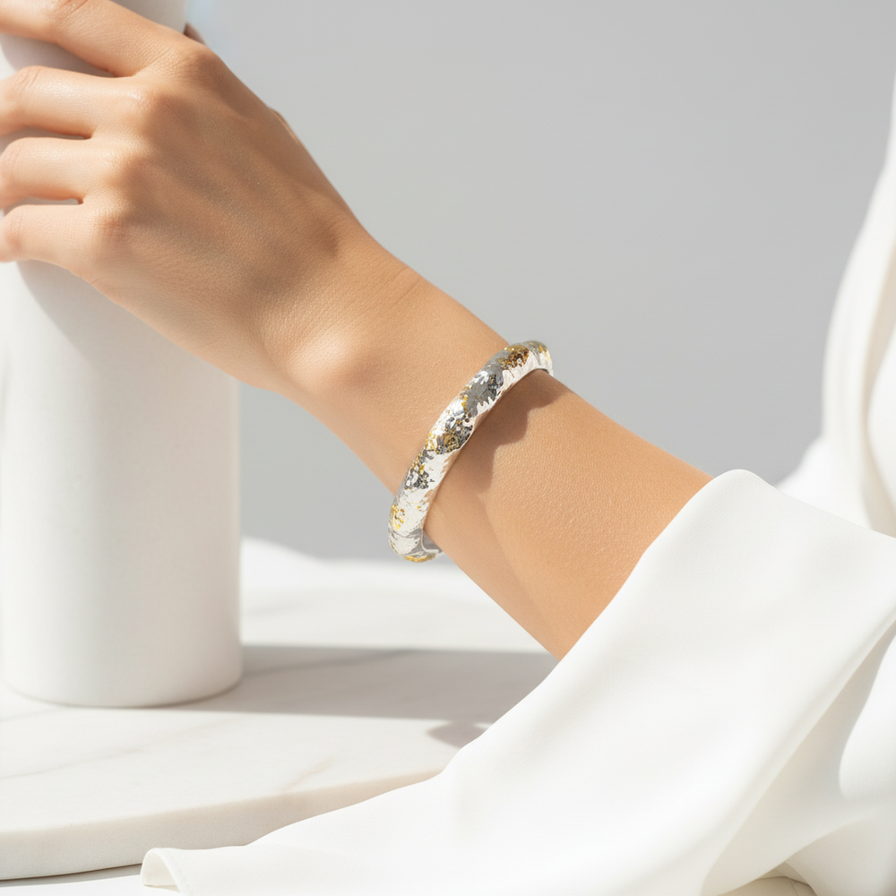 Silver Yaldız İşleme Kelepçe Bileklik lifestyle