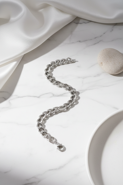 Silver Yaldızlı Kalın Zincir – Flatlay