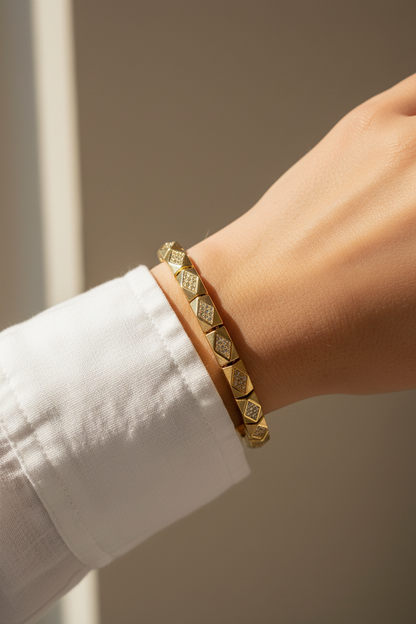 Gold Taşlı Blok – Lifestyle 1