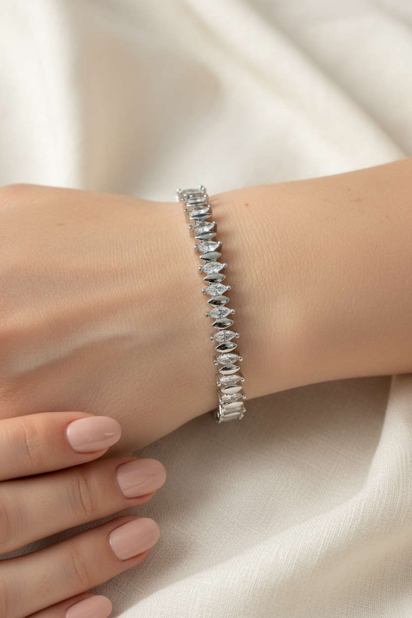 Silver Markız Kesim Taşlı Dizme Bileklik lifestyle