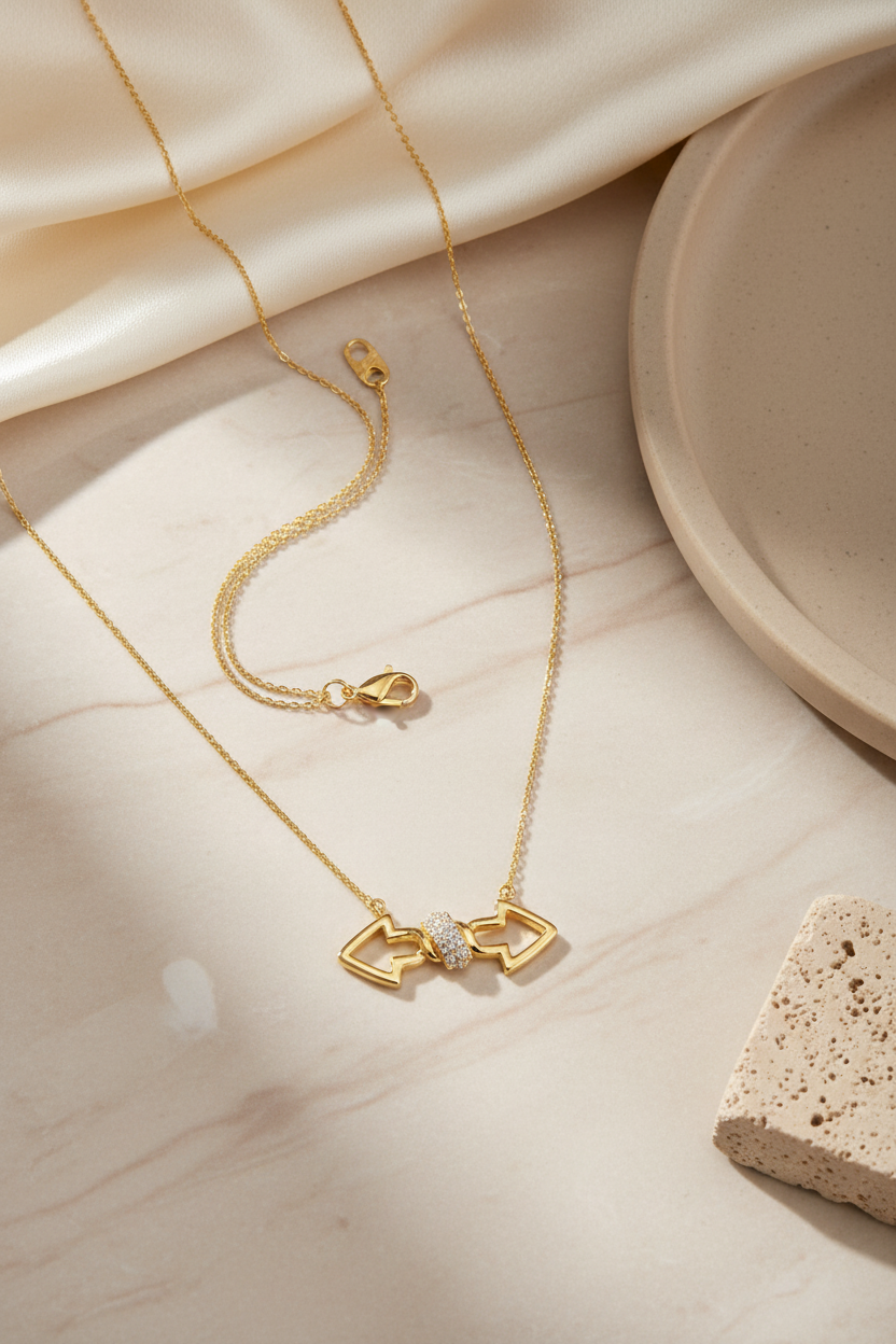 Gold Taşlı Ok – Flatlay