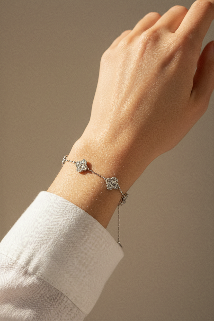 Sılver Van Clef Yonca – Lifestyle 1